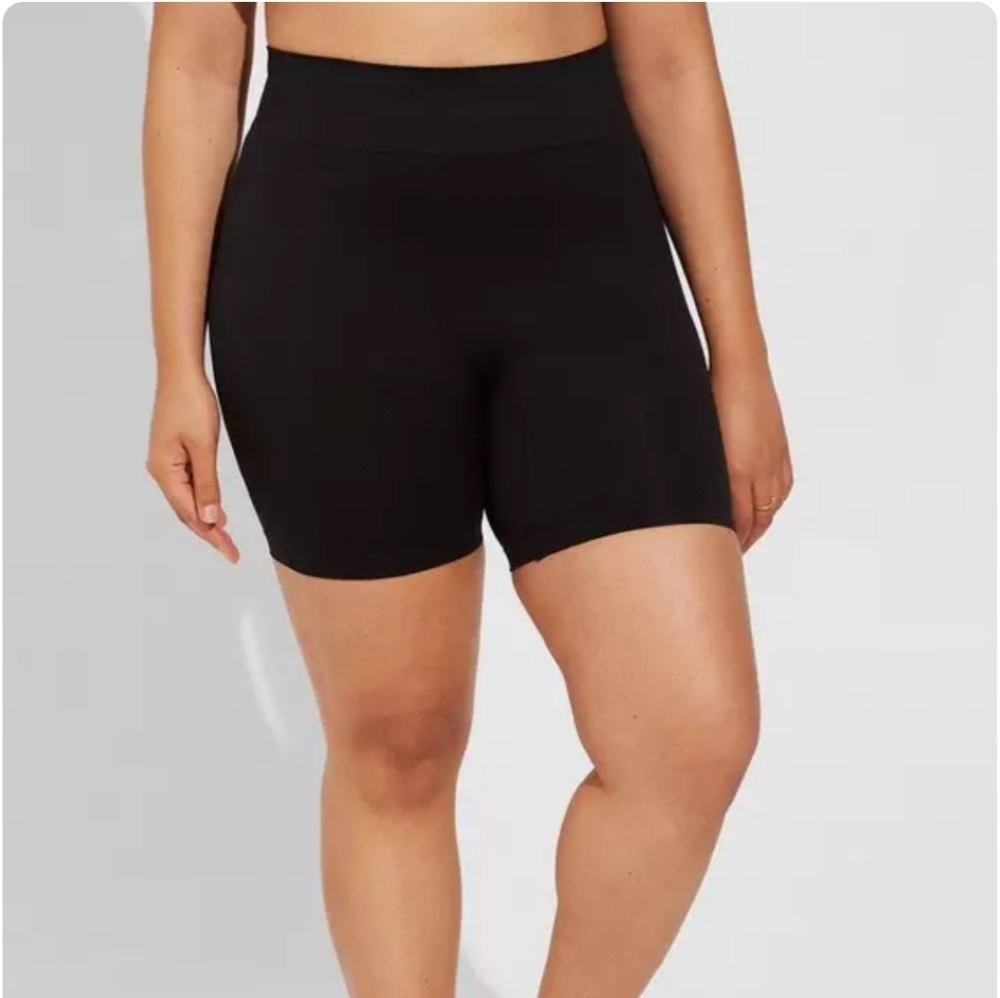 🆕️👗4X BLACK SEAMLESS HIGH RISE  NO RUB SHORT PANTY👗 - Picture 2 of 6